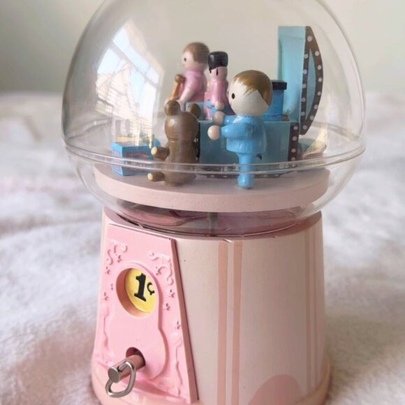 Vintage 1980’s Enesco Pink Gumball Music Box Works video - Picture 3 of 7